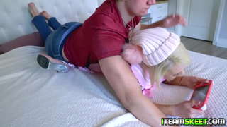 ���ረጃ አለብዎት babe በቀዳሚ ግምገማዎች ላይ Sinclaire አንድ መጠቀም ጨዋታ መጀመር fucking መጠቀም boyfriends cock እና በመስጠት የሚሰጡዋቸውን ስለጀመሩ ቅድሚያ tits