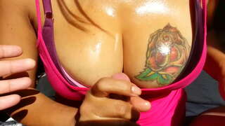 Mga kulay rosas na gawa sa