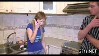 ���្អាតតារាសិចស៊ីជំទង់តំណាម៉ូម៉ូ