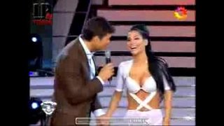 Silvina Escudero v bílé spandex