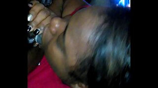 Ebony babe nyedot pitik jago ireng