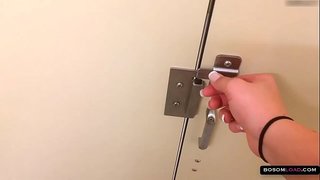 Mile висока клуб брюнетка путка мастурбация &amp;амп; големи естествени цици