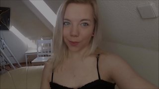 نوجوان خوبصورت ہے اور آخر پر اسپرے