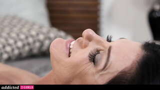 مرحلہ ماں اس کے ہم جنس پرست لڑکیوں